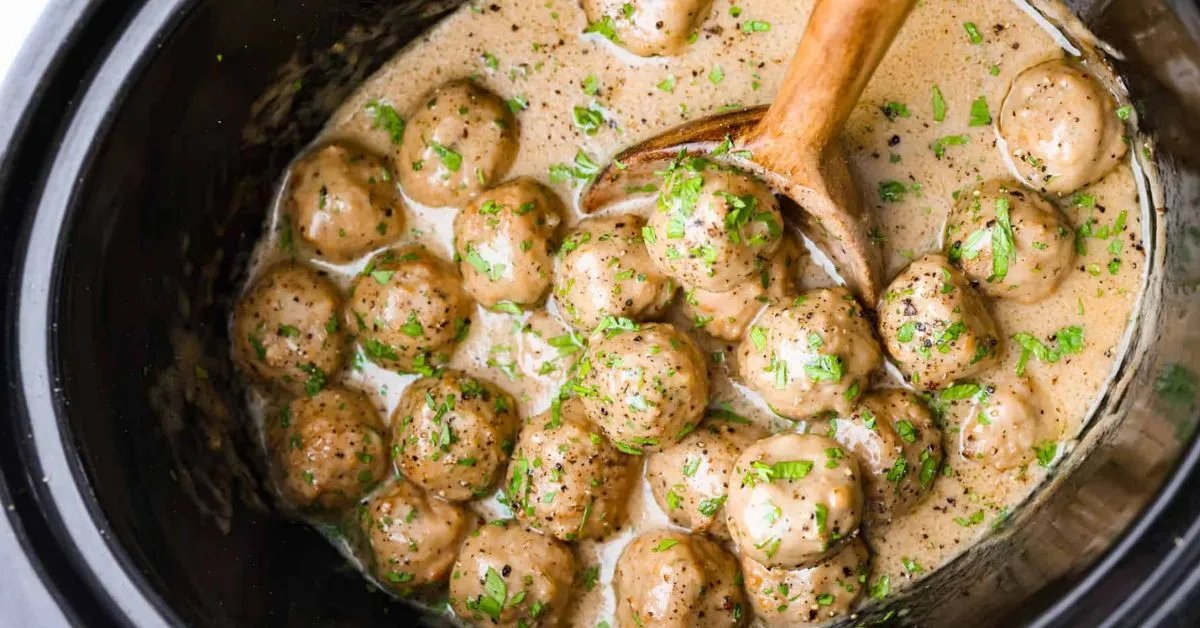 Slow Cooker Swedish Meatballs