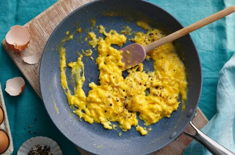 How to Make Scrambled Eggs