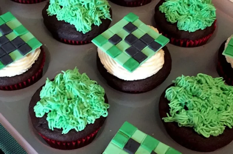 Minecraft Cupcakes - Creeper Cupcakes
